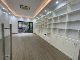 Cho thuê nhà gần bv bạch mai  đh xây dựng, dt 80m*6 tầng,thang máy, oto đỗ cửa,phòng khám,giáo dục