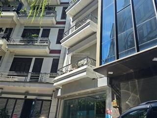 Cho thuê nhà trường chinh  gần đh y, xây dựng, dt 90m*5 tầng, thang máy, phù hợp mọi mô hình, 35tr