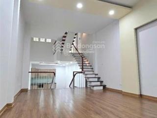 Cho thuê nhà nguyên căn lê văn lương  nguyễn thị định, dt 70m*5 tầng, thang máy, giá 28tr/th