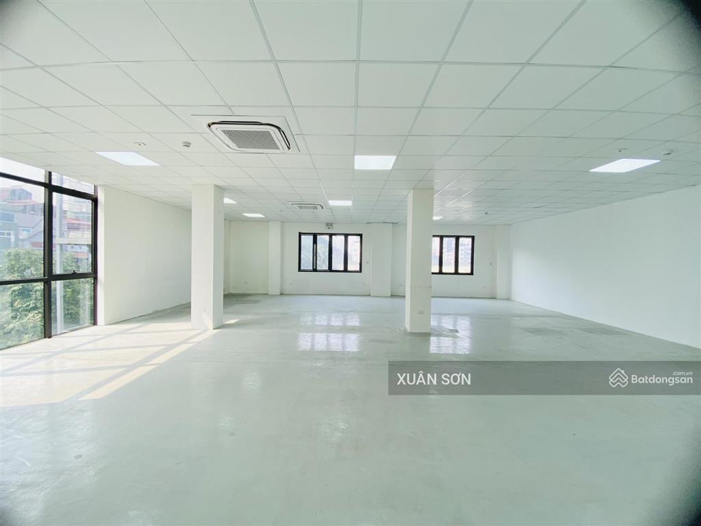 Cho thuê sàn vp đại kim  tòa nhà ốp kính mới toanh, dt 200m giá thuê 20 triệu, hoạt động 24/24.