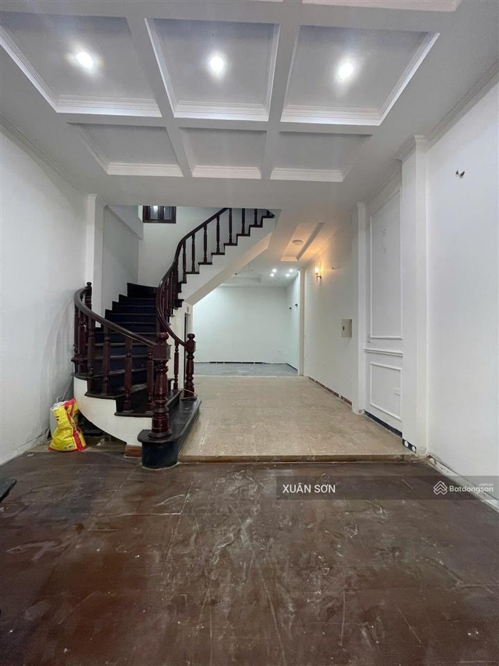 Cho thuê căn góc khu đô thị định công, oto đỗ quanh nhà thoải mái, dt 55m*5 tầng, giá thuê 18 triệu