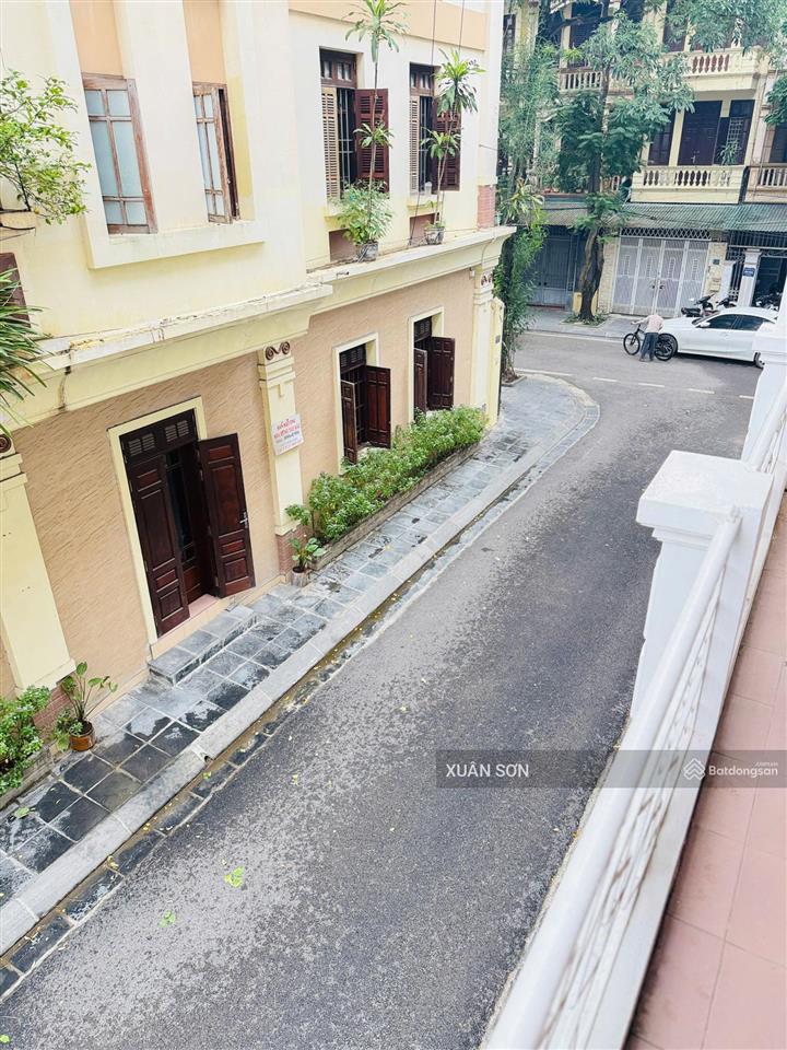 Cho thuê căn góc khu đô thị định công, oto đỗ quanh nhà thoải mái, dt 55m*5 tầng, giá thuê 18 triệu