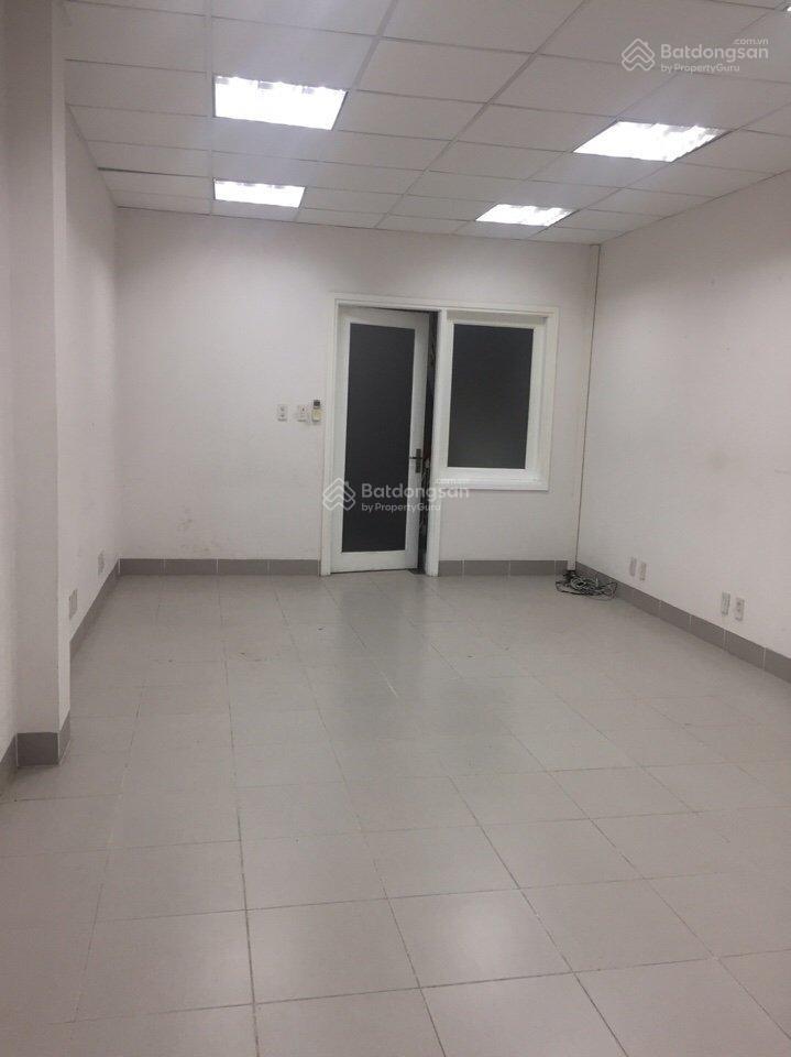 Văn phòng tầng 3 khép kín, điều hòa, wifi, tiện nghi đầy đủ
