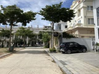 Chính chủ ngộp chứng khoán, bán nhanh lô đất 300m2, 2 mặt tiền ngay đường bùi thị xuân, p2, đà lạt