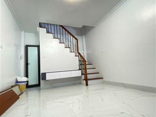 Bán nhà lê văn hiến, gần hv tài chính, 6 tầng 3 ngủ chỉ 4.5 tỷ, dân xây, ngõ thông, ô tô đỗ, hiếm