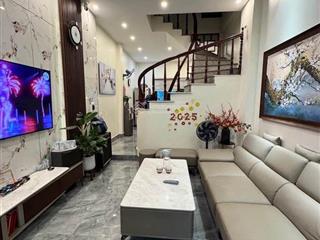 P/lô xuân đỉnh, sát ngoại giao đoàn, 38m2 hơn 8 tỷ, dân xây, ngõ thông, gần ô tô, full nội thất vip