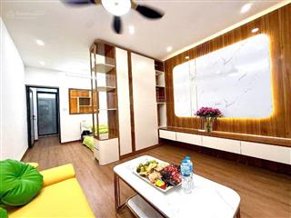 Căn hộ tập thể đẹp lung linh. xách va li về ở
