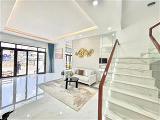 Gia khải luxury 2 tỷ 900 nhà phố trung tâm thành phố bến cát, cách 1,4km kcn rạch bắp