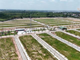 Duy nhất lô gốc có 2 mặt tiền nằm ngay công viên, hồ bơi, giá chỉ 1 tỷ 250, sang ngay sổ hồng