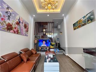 Nhà nhỏ gọn, đủ chỗ cho gia đình nhỏ4 tầng oto 7 chỗ đỗ cửa ngõ thônggiá cực hợp lý