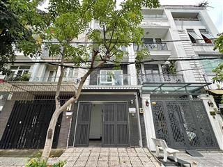 Bán nhà bình thạnh  đường 20m  4m x 20m  ngay đh. văn lang  view công viên