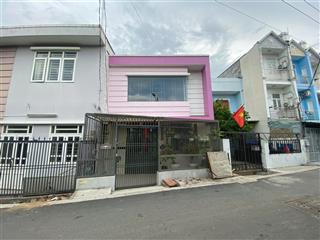 Chỉ 5.2 tỷ  nhà đẹp(5,5x15), mt đường nhựa 12m  ngay ub xã phước kiển, lê văn lương