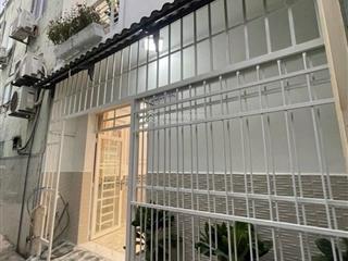 Chỉ 2.85 tỷ  có nhà đẹp 40m2  500m đến chợ phú xuân tt nhà bè
