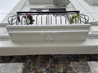 Nhà mới  ô tô tránh  nội thất đẹp  các tiện ích công cộng sẵn có  giá ưu đãi