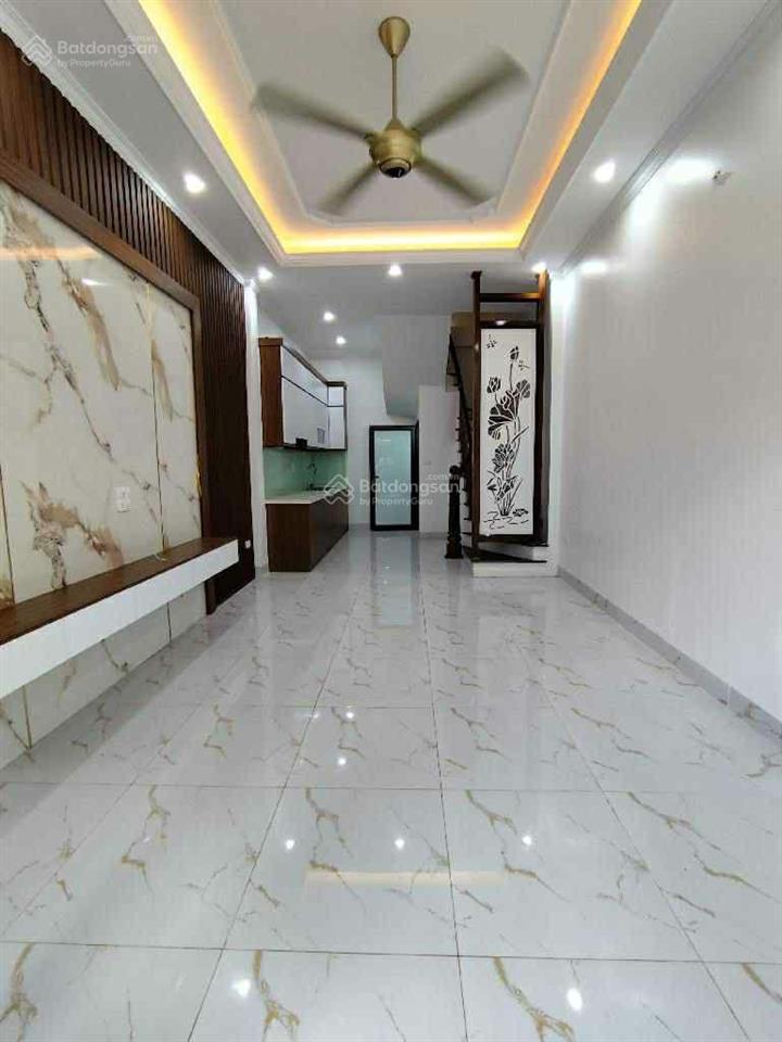 Bán nhà tân mai 33m 6.4tỷ 5 tầng, nhà mới king koong, 10m ô tô tránh, sổ đỏ chính chủ