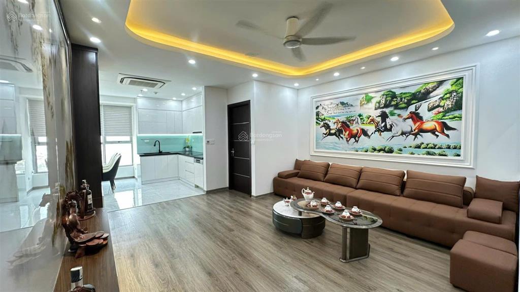 Bán căn hộ viện chiến lược bộ công an 135.4m2, tầng trung, 3pn, sổ đỏ chính chủ, giá 9.3 tỷ
