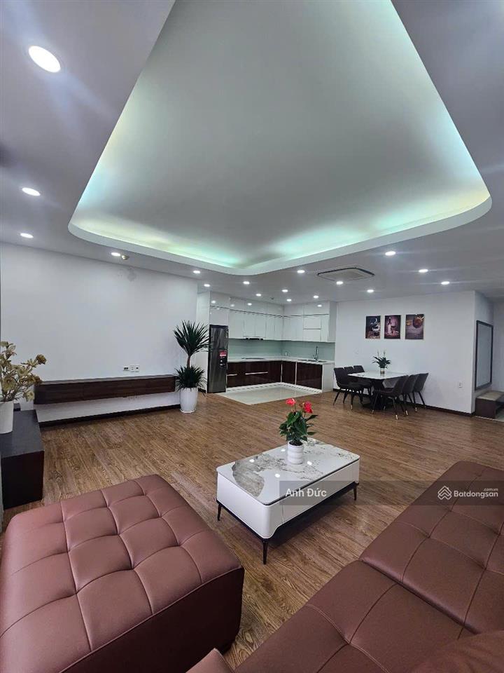 Bán căn hộ iph cầu giấy 193.2m², 4pn, full nội thất, có slot ô tô, sổ đỏ, giá 20 tỷ tl