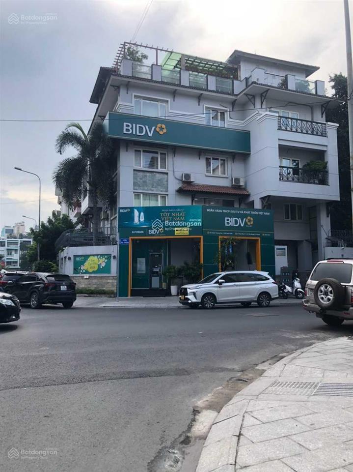48 tỷ  bán nhà 2mt hoa phượng + phan xích long, 9x20m đang cho ngân hàng bidv thuê 220 tr/tháng