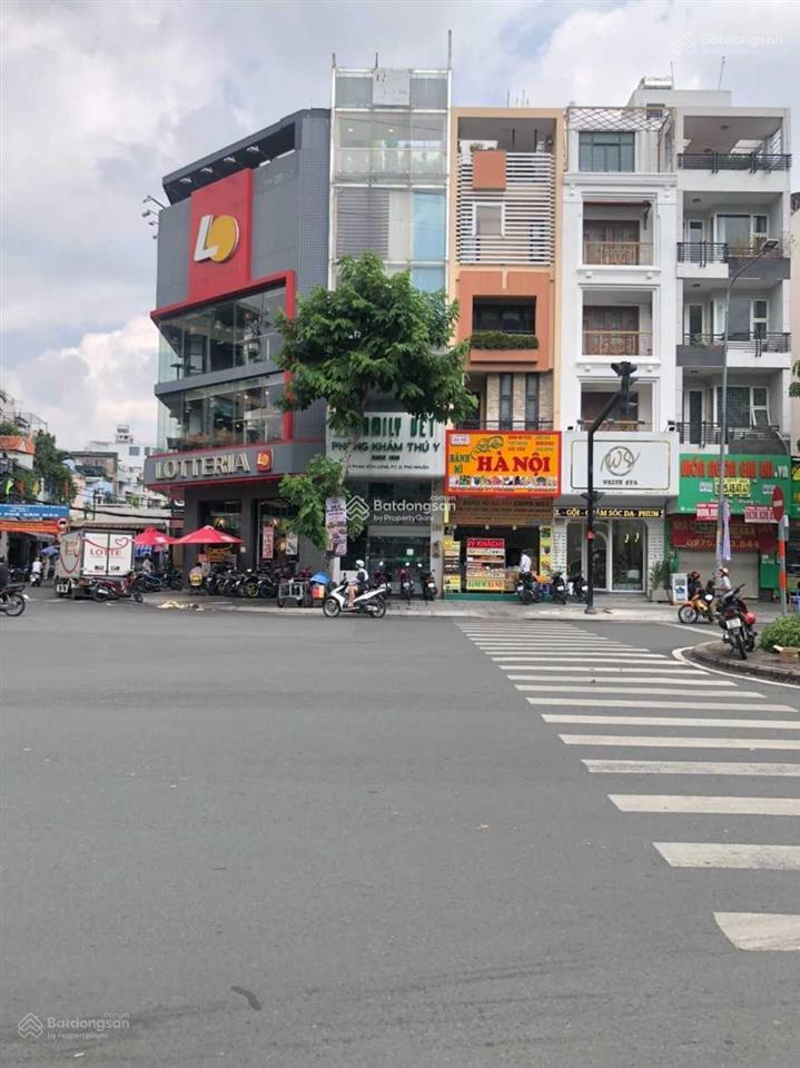 48 tỷ  bán nhà 2mt hoa phượng + phan xích long, 9x20m đang cho ngân hàng bidv thuê 220 tr/tháng