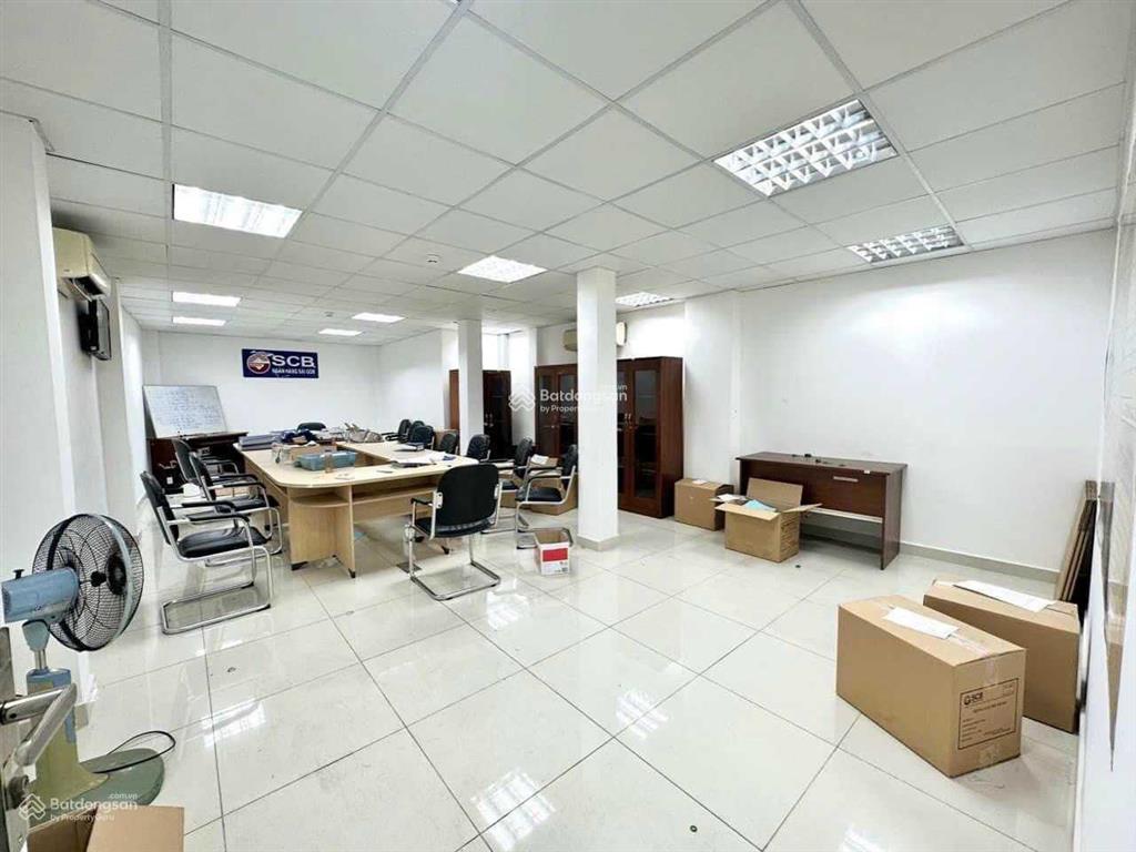 48 tỷ  bán nhà 2mt hoa phượng + phan xích long, 9x20m đang cho ngân hàng bidv thuê 220 tr/tháng