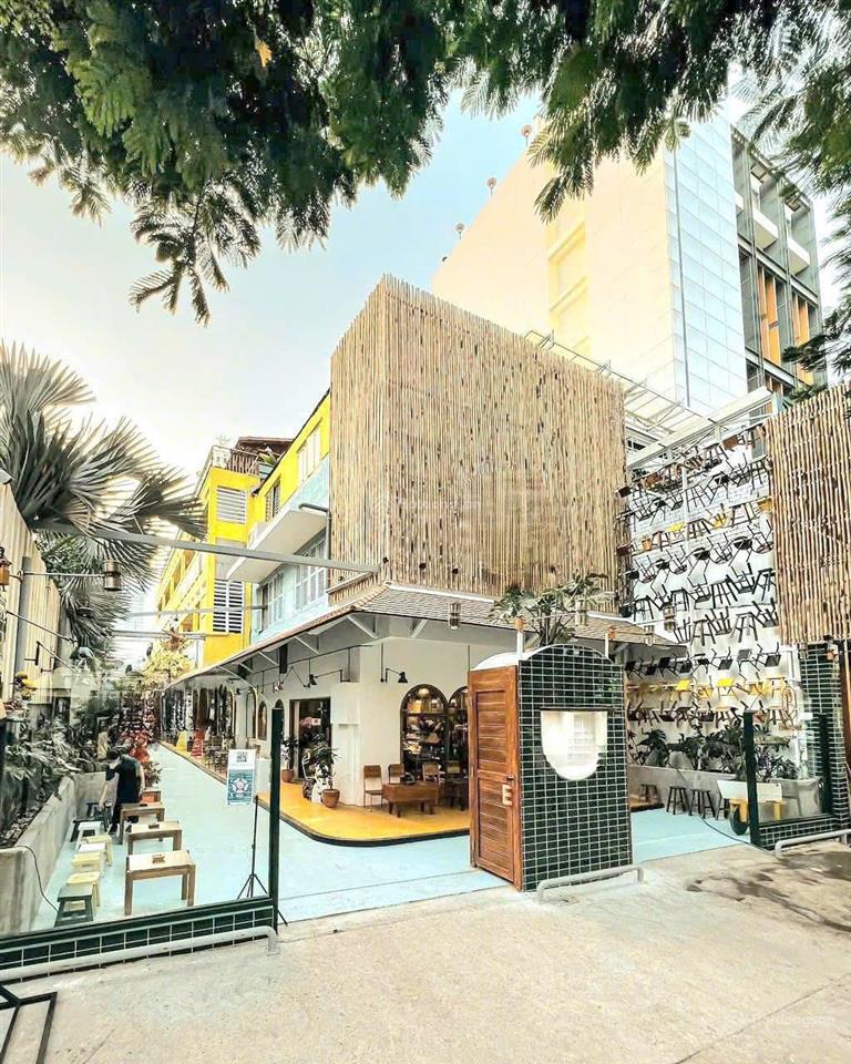 Định cư nước ngoài  bán nhà mặt tiền hoàng việt  ngay sân bay  ctxd hầm 7 tầng  khu văn phòng