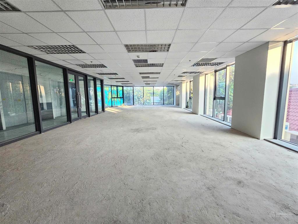 Bán tòa nhà mặt tiền hoàng việt  hợp đồng thuê 380tr  2hầm  10 lầu  giá chỉ 80 tỷ  2 thang máy