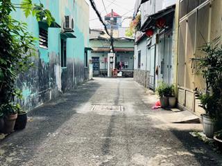 4 tỷ 150, hẻm xe hơi, có sân thượng, cạnh cityland