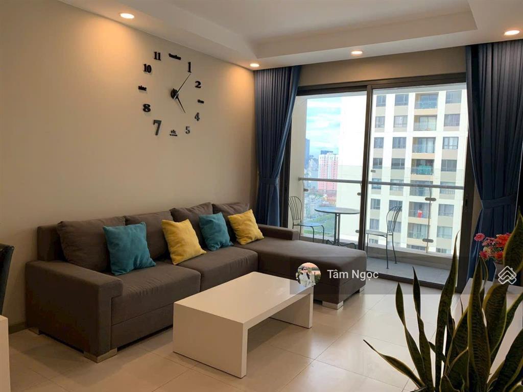 Hotttt!!!! chủ nhà kẹt bank cần bán gấp ch the gold view q4 dt 81m2 2pn,2wc 2,19 tỷ