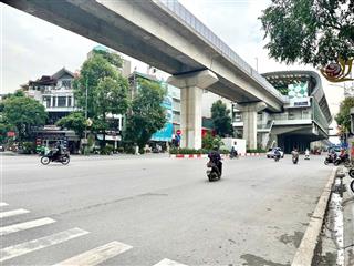 Chính chủ em cần bán nhà 5 tầng  tặng full nội thất chỉ 5 bước chân ra mặt phố quang trung hà