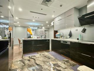 Chính chủ gửi bán căn 4pn siêu vip, full đồ cao cấp, có slot oto, giá tốt nhất thị trường