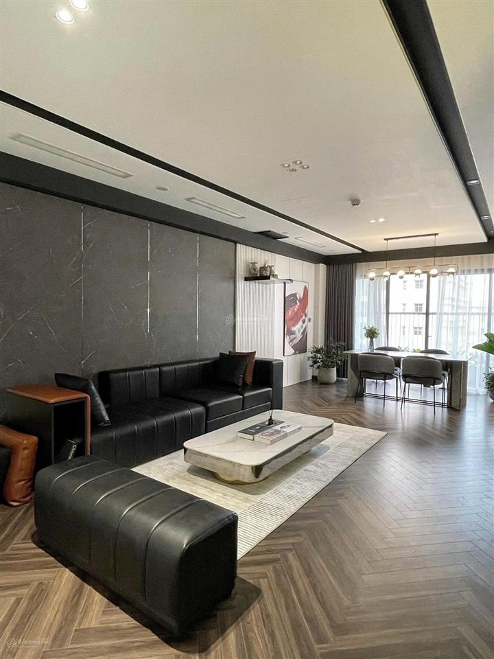 Tôi cần bán gấp căn hộ royal city 103m2 3pn full nội thất cao cấp giá 10 tỷ  tôi 0392 040 ***