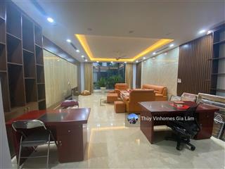 Cho thuê biệt thự đơn lập góc!! vừa ở vừa kinh doanh, có thang máy, full nội thất, sát hông vincom