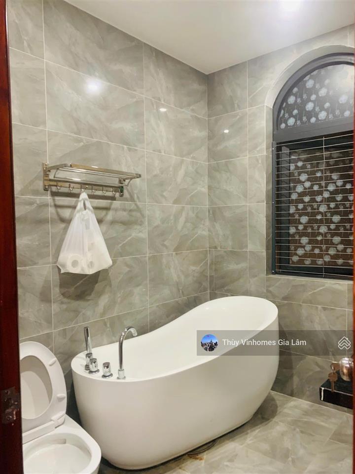 Tin hot!! cho thuê biệt thự để ở, 4 phòng ngủ, full nội thất tại vinhomes gia lâm, giá 25tr