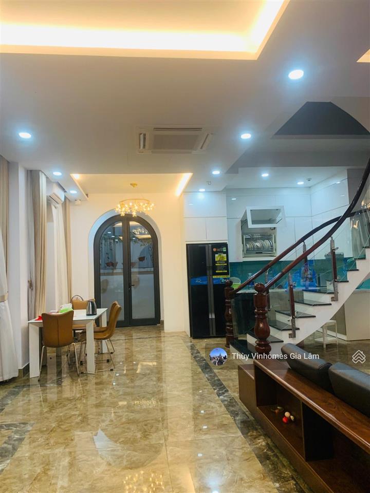 Tin hot!! cho thuê biệt thự để ở, 4 phòng ngủ, full nội thất tại vinhomes gia lâm, giá 25tr