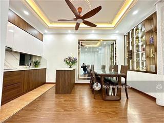 Bán nhà võ chí công 39m2 x 5 tầng x 7.5 tỷ. nhà đẹp, đường thông thoáng.xe 3 gác chạy.ngõ nông....