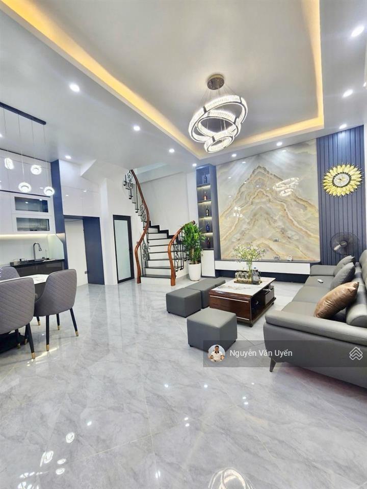 Bán nhà.59 m2 x 7 tầng .trần cung , cầu giấy.lô góc , 3 thoáng, đường to, ôtô đậu nhà, thang máy.