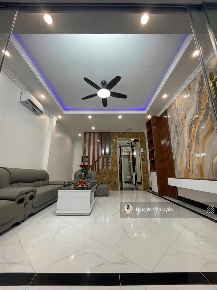 Bán nhà 56 m2 x 5 tầng.yên hòa, cầu giấy.nhà đep dân xây, full nội thất, gần phố , nhà 2 thoáng ,..