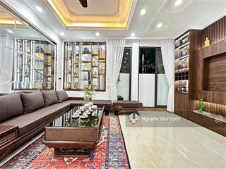 Nhà víp 105m2 x 8.5 tầng x 11 m mặt tiền.khúc thừa dụ.cầu giấy.trước nhà ô tô đậu ngày đêm,phố víp.