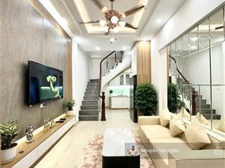 Bán nhà khúc thừa dụ 30m2 x 5 tầng x 7,9 tỷ, cầu giấy, nhà đẹp , ngõ rộng ,khu vực hiếm ít nhà bán,