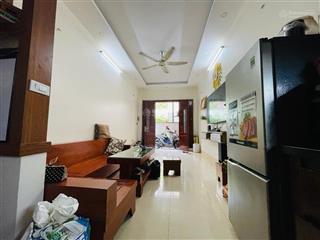 Bán nhà cạnh quận ủy cầu giấy 35 m2 x 6 tầng cầu giấy, nhà mới dân xây, trung tâm , nhà 2 thoáng,
