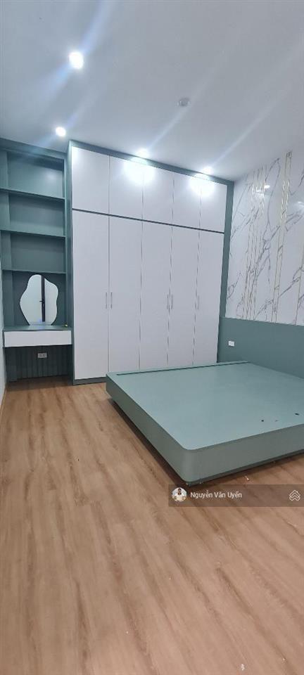 Bán nhà ngọc khánh 34m2 x 4.5 tầng x 6,7 tỷ, ba đình, nhà mới khung cột chắc chăn , ngõ nông, rộng,