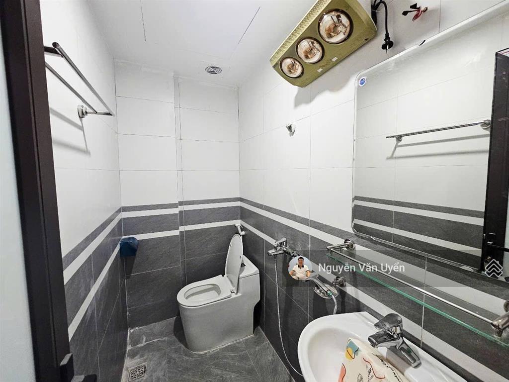 Hộ khẩu đào tấn 30m ra ô tô, 2 thoáng, dân xây, kinh doanh, không qh, tặng full nt ở ngay, 38m2*5t.