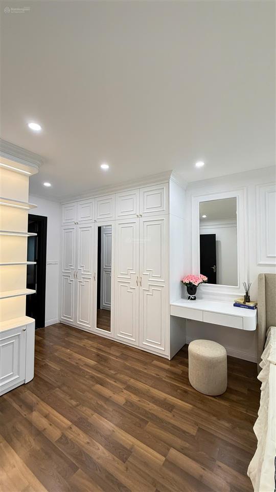 (căn hoa hậu). cần bán gấp căn hộ 3pn goldmark city  full nội thất  sẵn sổ sang tên