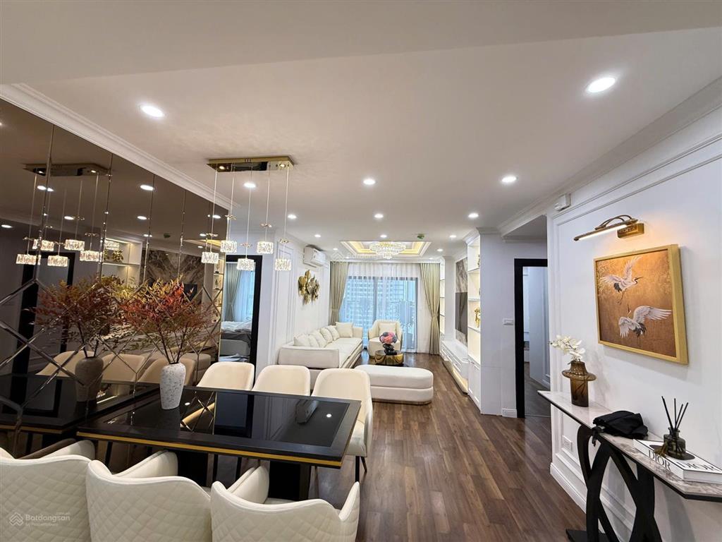 (căn hoa hậu). cần bán gấp căn hộ 3pn goldmark city  full nội thất  sẵn sổ sang tên