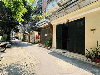 Bán tập thể ban tài chính tw  đội cấn, ba đình  2n  2w  ô tô đỗ cửa