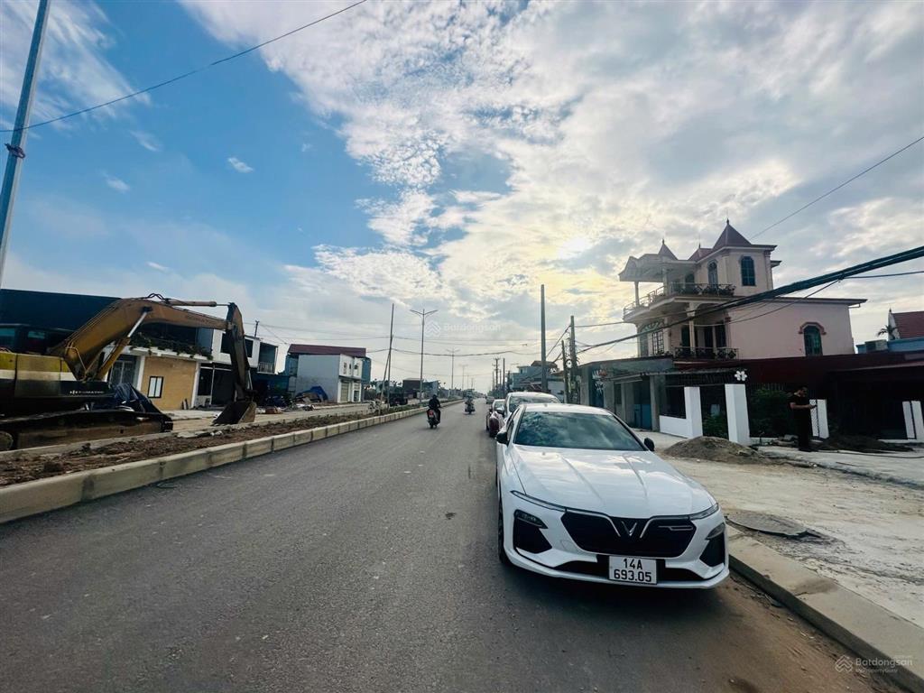 Bán 120m2 đất mặt phố hải phong  dương kinh. chạy thẳng vào vinhomes golden city 500m. giá 6tỷ5