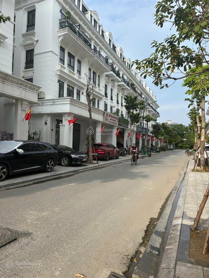 Bán nhà kđt louis city 113m² 5 tầng vỉa hè 5m, giá tốt khu vực đền lừ