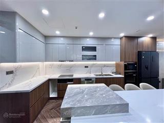 Nhà mặt phố nguyễn văn cừ 61m² 7 tầng thang máy kinh doanh sầm uất