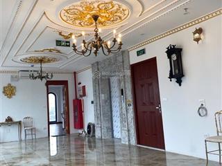 200m  9 tầng  vị trí kim cương  mặt tiền rộng  thang máy  pccc đầy đủ