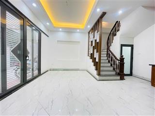 Bán Nhà Lĩnh Nam Xây Mới 32M 5 Tầng 4 Phòng Giá 4.93 Tỷ Sổ Đỏ